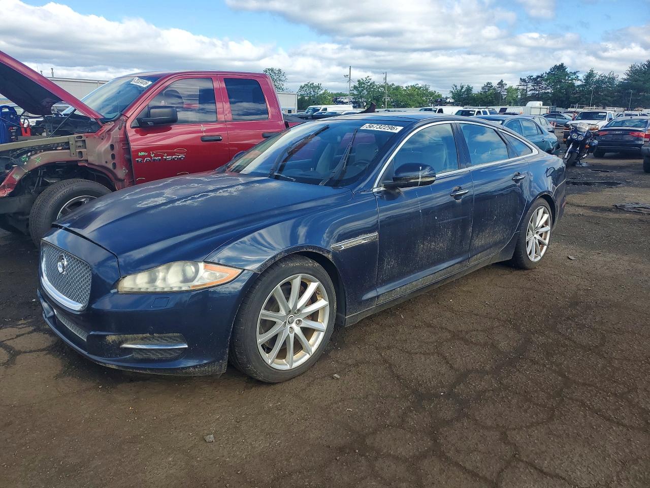2011 Jaguar Xj Blue vin: SAJWA1CBXBLV12720