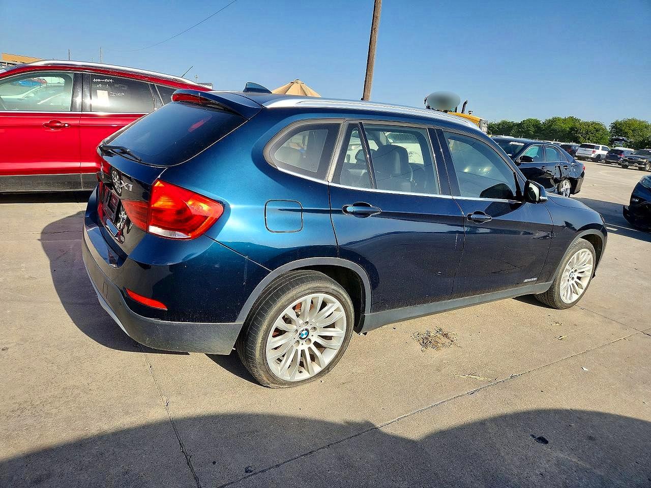 2015 Bmw X1 Sdrive28i Blue vin: WBAVM1C52FVZ93761