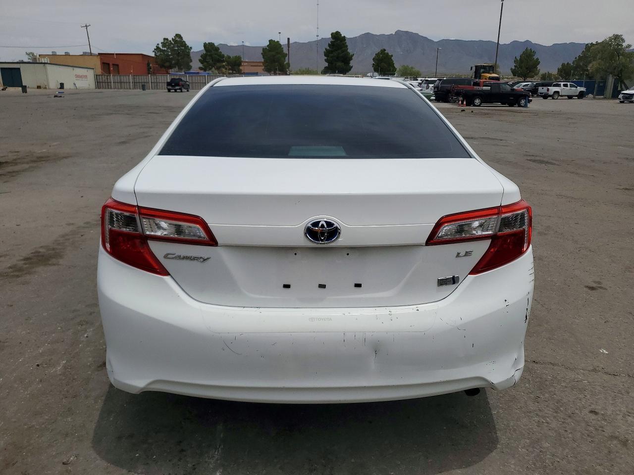 2014 Toyota Camry Hybrid Le White vin: 4T1BD1FK4EU108483
