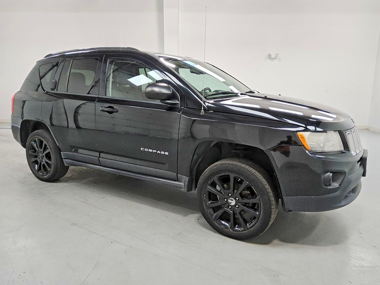 2012 Jeep Compass Latitude Черный vin: 1C4NJDEB0CD621546