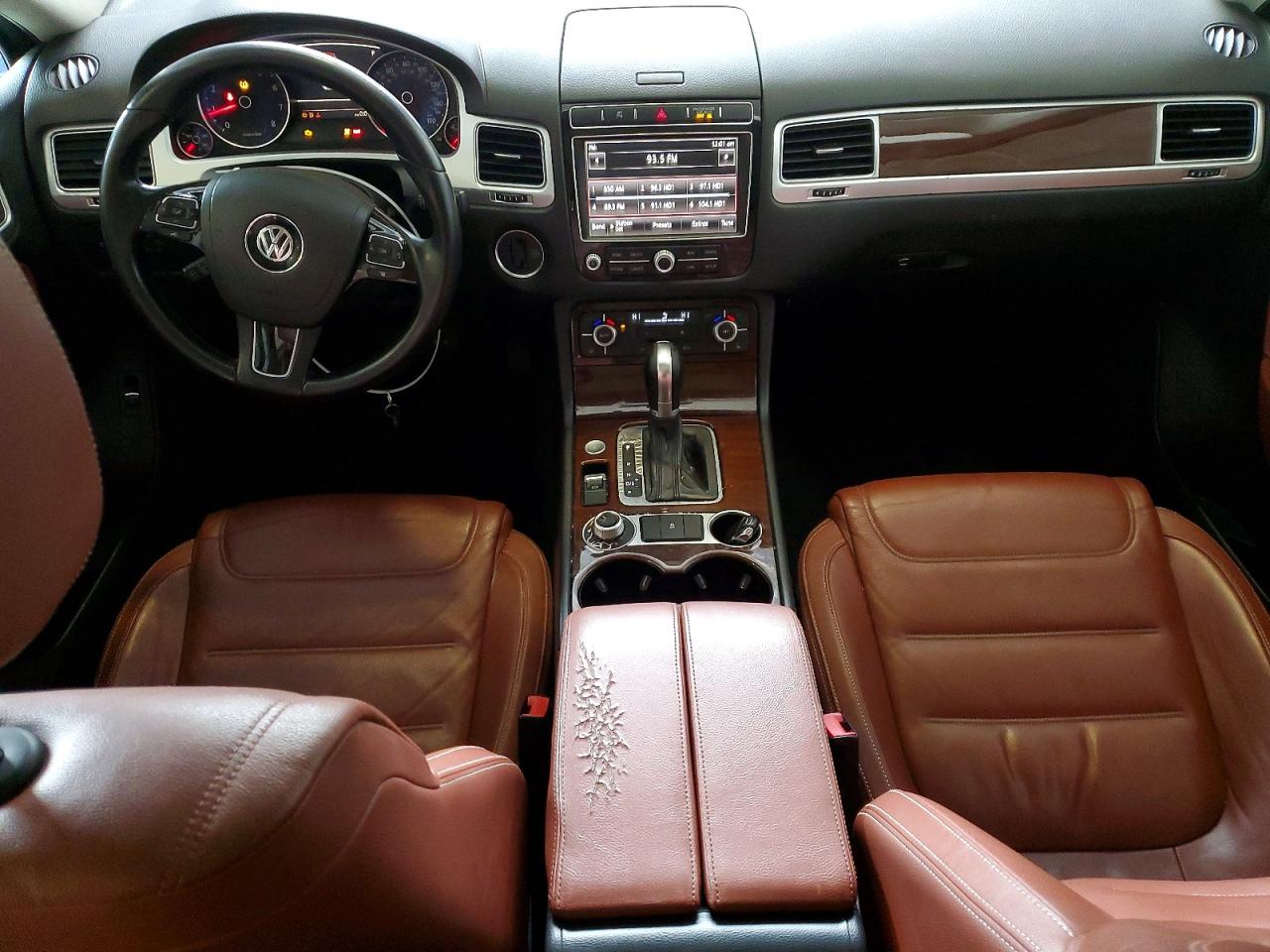 2015 Volkswagen Touareg V6 Brown vin: WVGEF9BP8FD006824