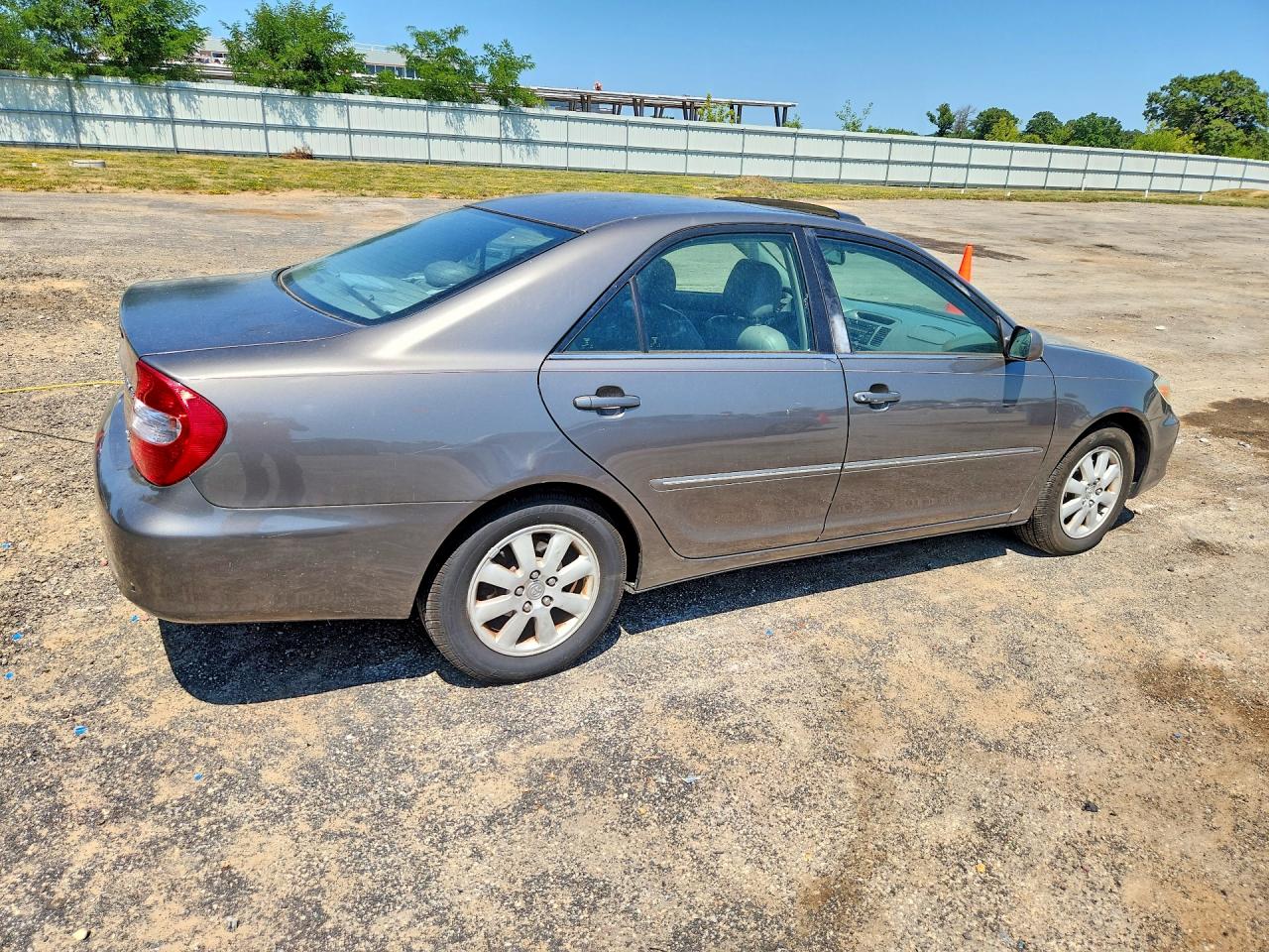 2002 Toyota Camry Xle V6 Gray vin: 4T1BF30K32U526902