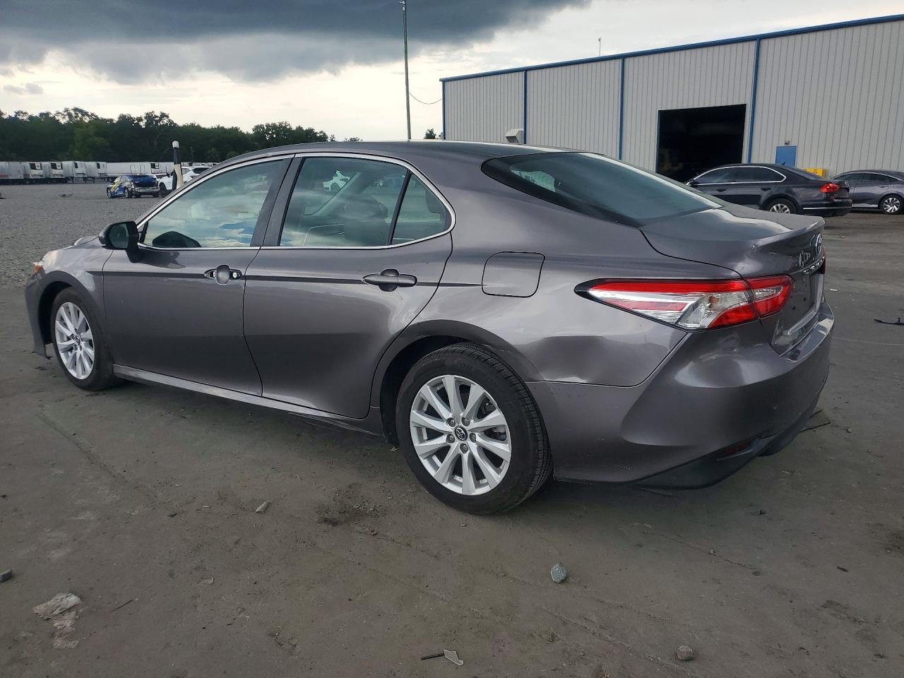2018 Toyota Camry Le Серый vin: 4T1B11HK4JU141399