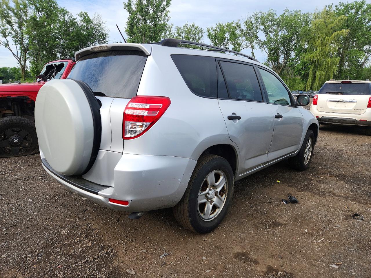 2010 Toyota Rav4 Base Silver vin: JTMZF4DV8AD026777