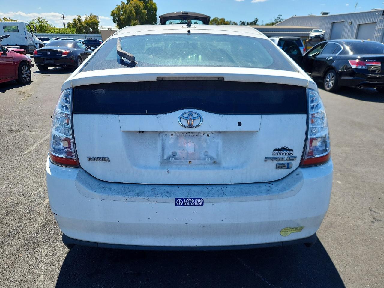 2006 Toyota Prius Base White vin: JTDKB20UX63144745