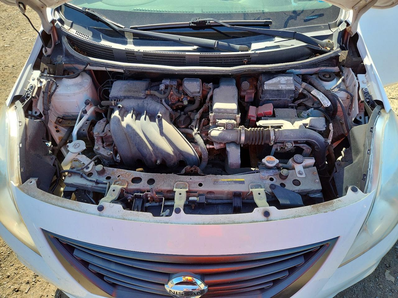 2014 Nissan Versa 1.6 S Белый vin: 3N1CN7AP4EL857132