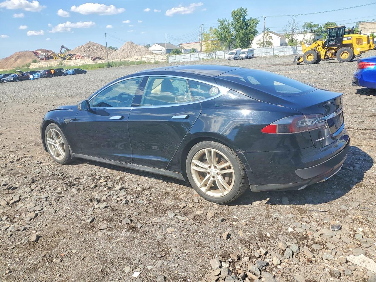 2013 Tesla Model S Черный vin: 5YJSA1CN1DFP12575