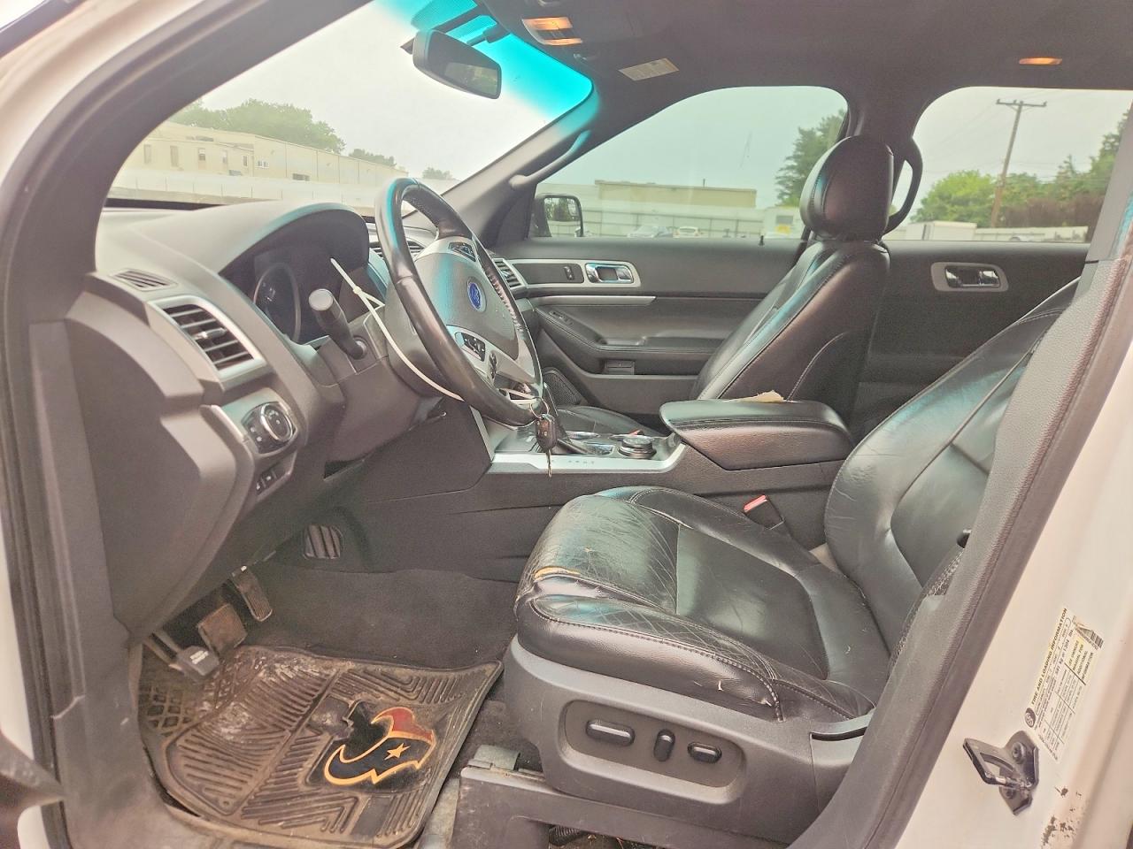 2011 Ford Explorer Xlt White vin: 1FMHK8D85BGA16762