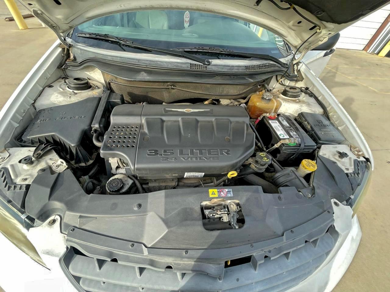 2006 Chrysler Pacifica White vin: 2A4GM48456R709596
