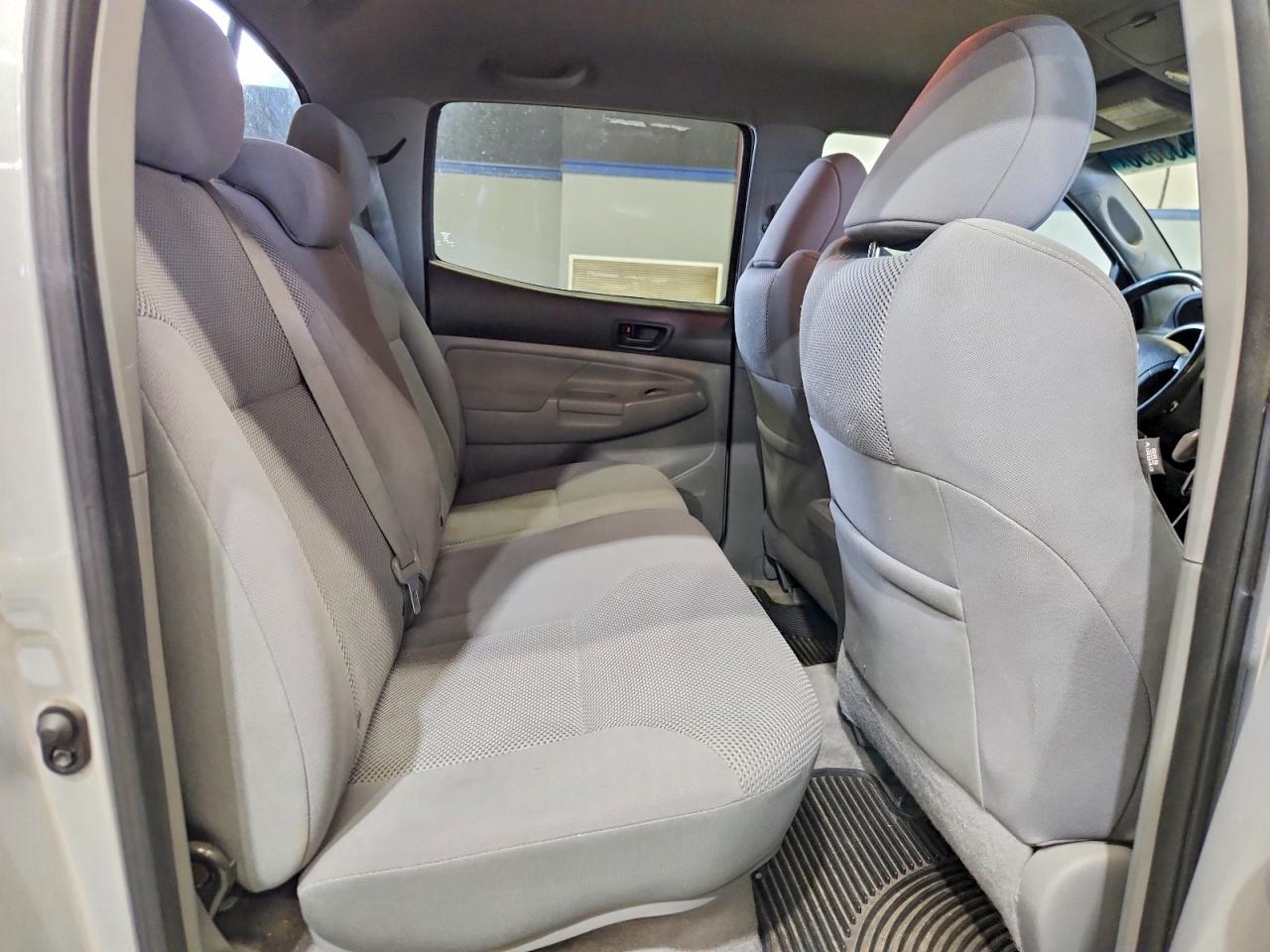 2009 Toyota Tacoma Double Cab Long Bed Silver vin: 3TMMU52N99M015652