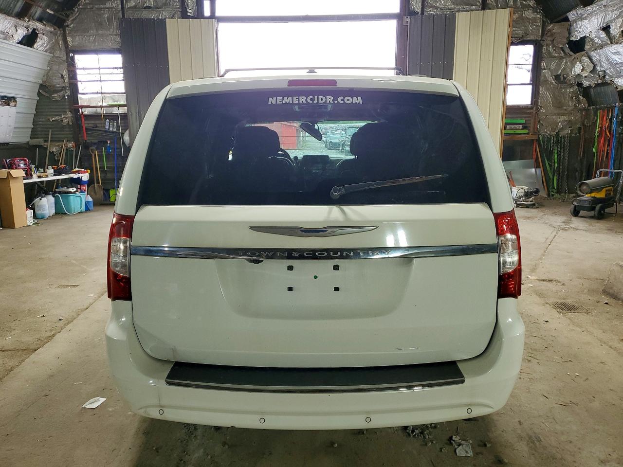 2015 Chrysler Town & Country Touring L White vin: 2C4RC1CG5FR539872