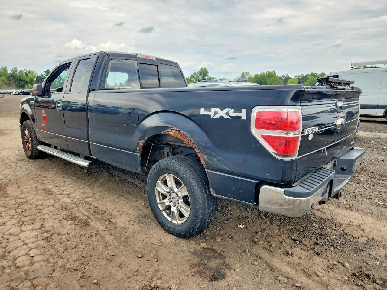 2013 Ford F150 Super Cab Black vin: 1FTFX1EF8DKF41011