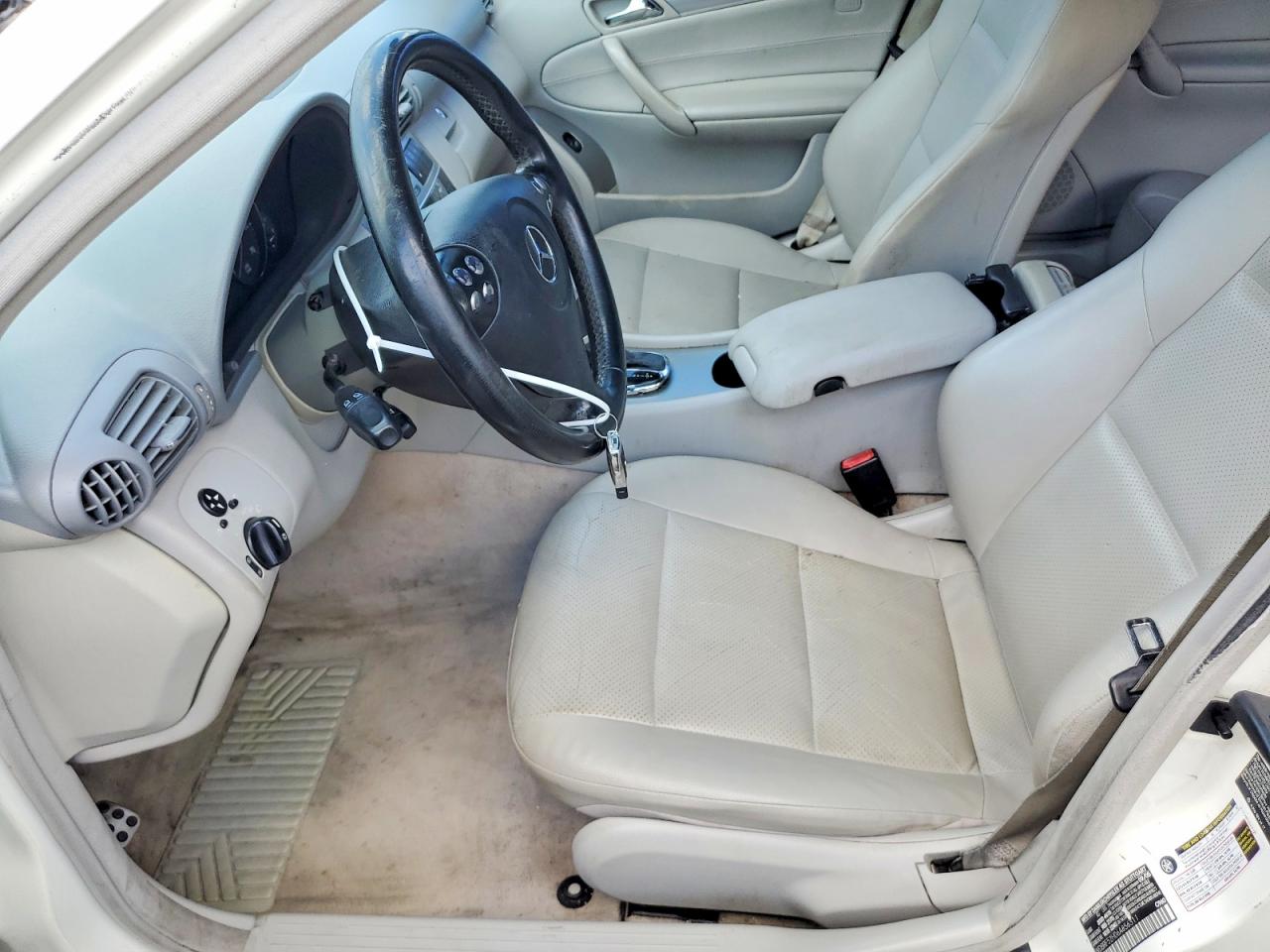 2006 Mercedes-benz C 230 Белый vin: WDBRF52H06A856311