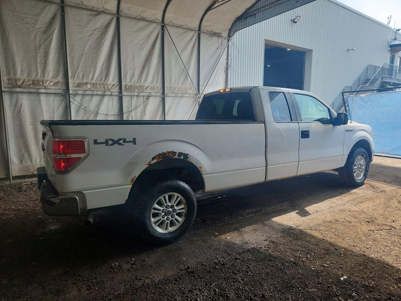 2014 Ford F150 Super Cab White vin: 1FTVX1EFXEKF11912
