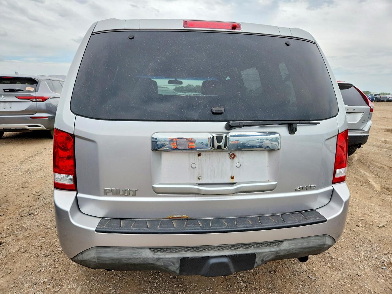 2012 Honda Pilot Lx Silver vin: 5FNYF4H20CB012847