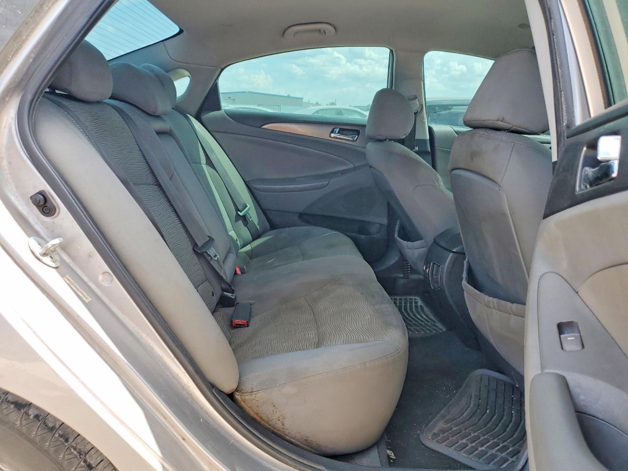 2011 Hyundai Sonata Hybrid Silver vin: KMHEC4A40BA018836