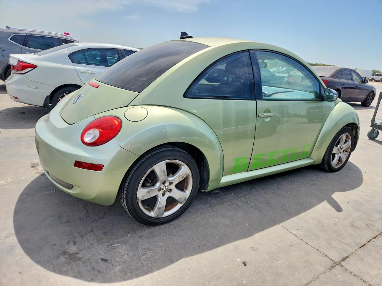 2009 Volkswagen New Beetle S Green vin: 3VWRG31C89M509452