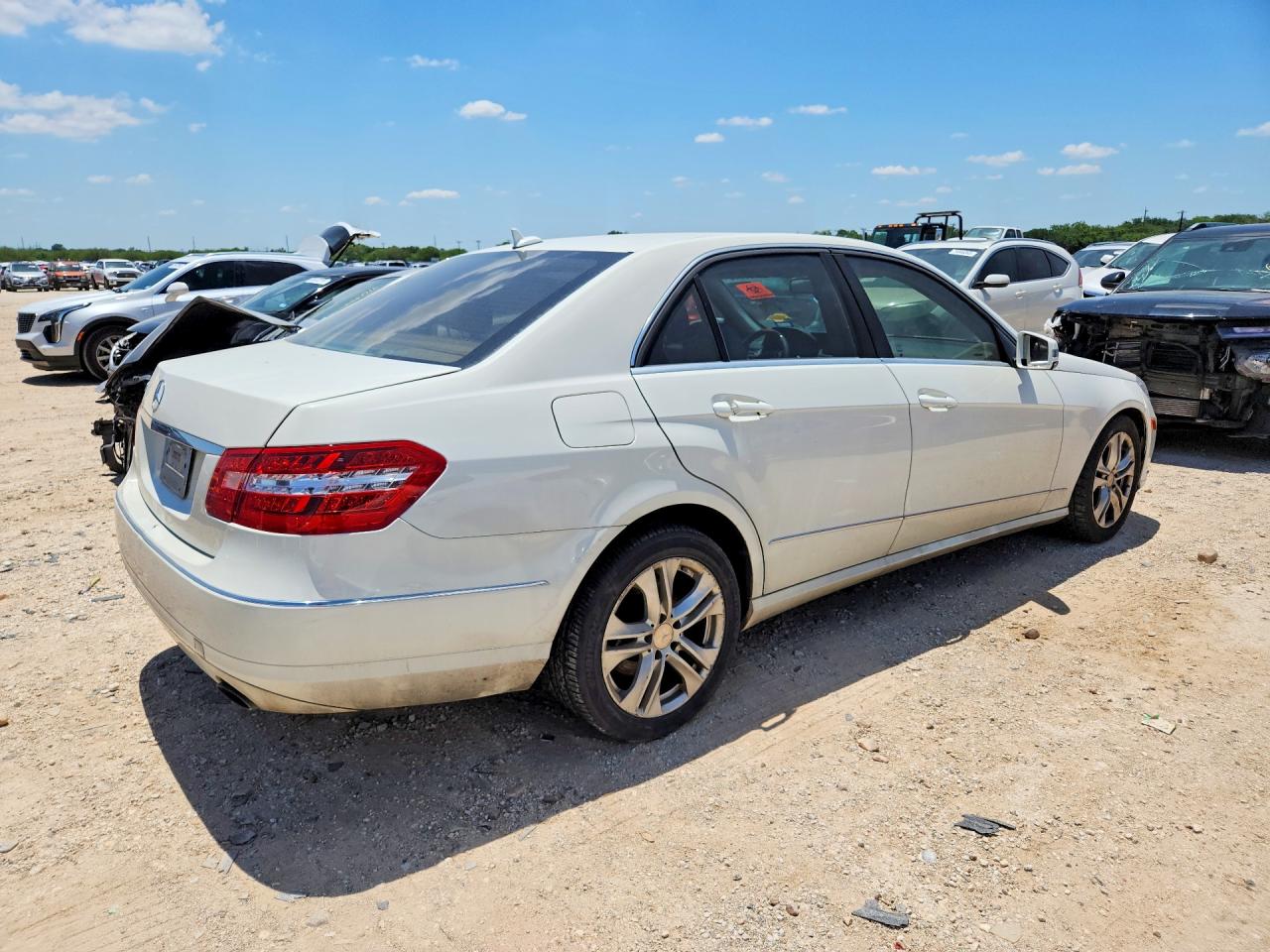 2010 Mercedes-benz E 350 Белый vin: WDDHF5GB6AA221027