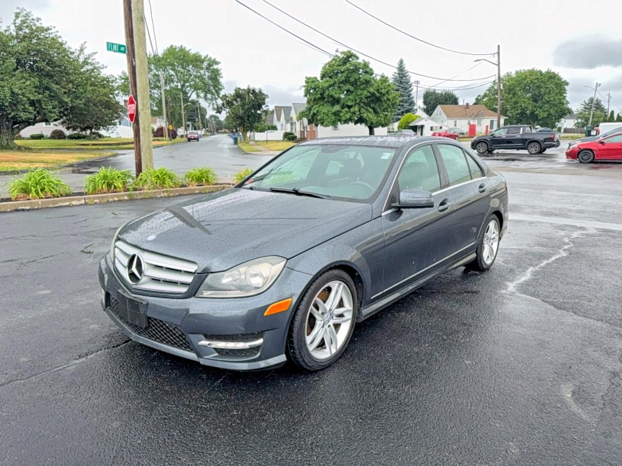 2013 Mercedes-benz C 300 4matic Gray vin: WDDGF8AB0DA831516