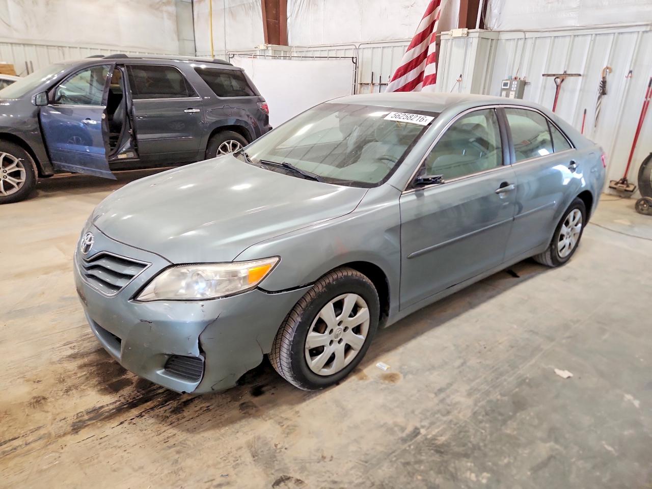 2011 Toyota Camry Le Green vin: 4T4BF3EK4BR114664