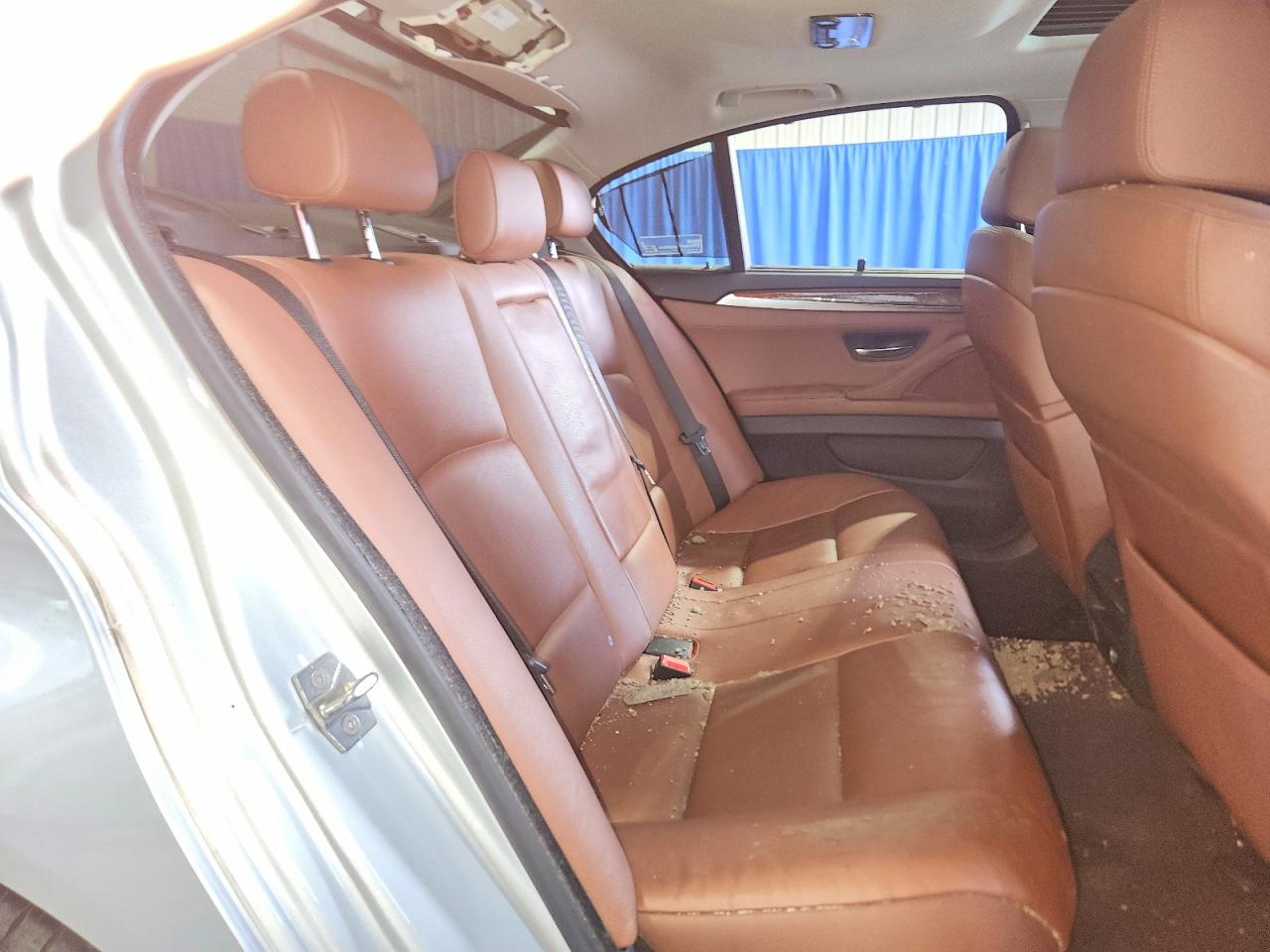 2011 Bmw 550 Xi Silver vin: WBAFU9C55BC785351