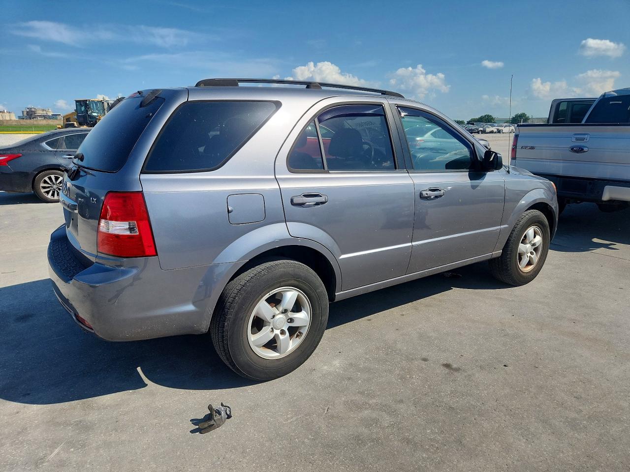 2008 Kia Sorento Base Gray vin: KNDJD735185811460