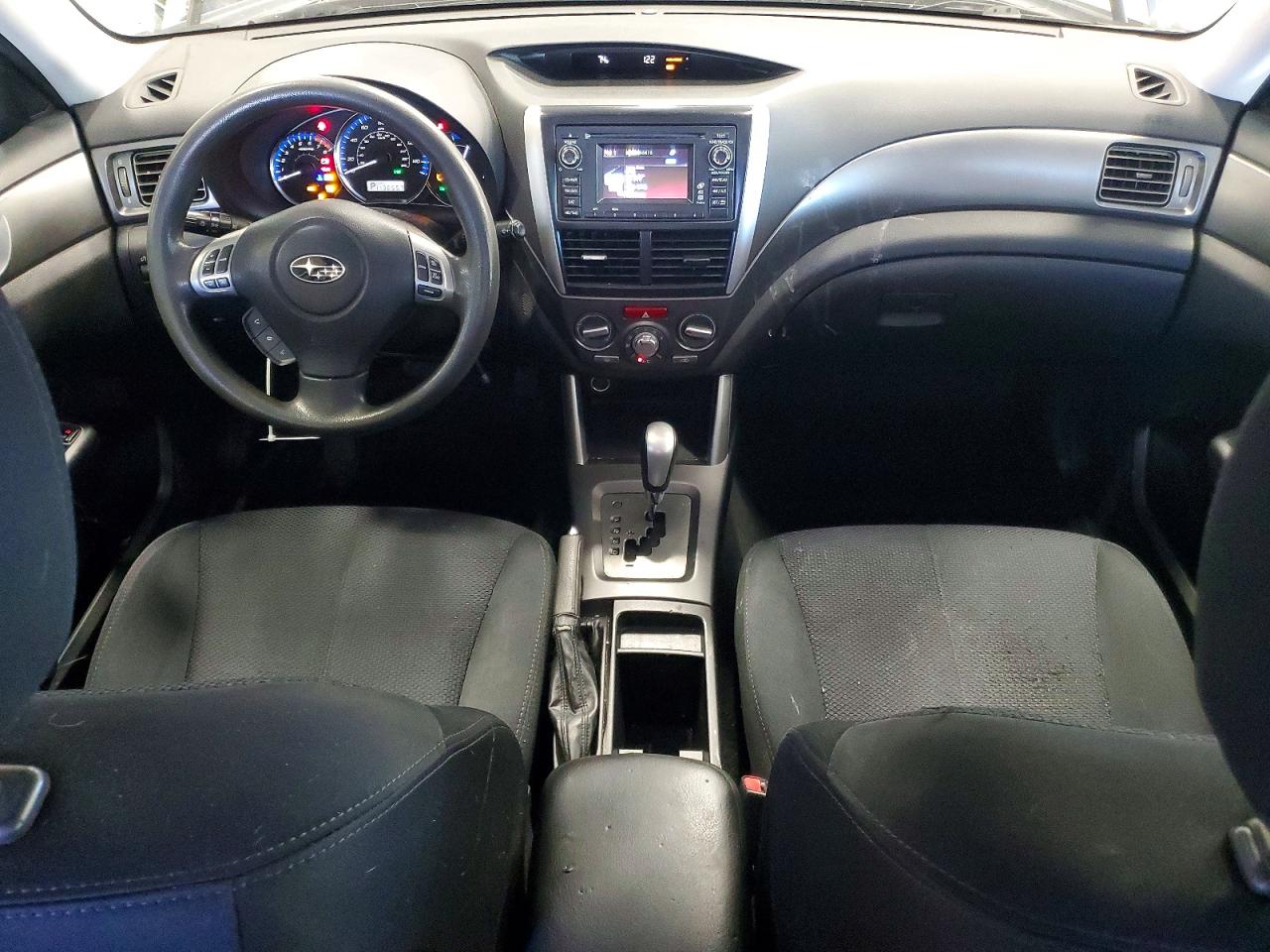 2013 Subaru Forester 2.5x Premium Серебряный vin: JF2SHADC6DH416204