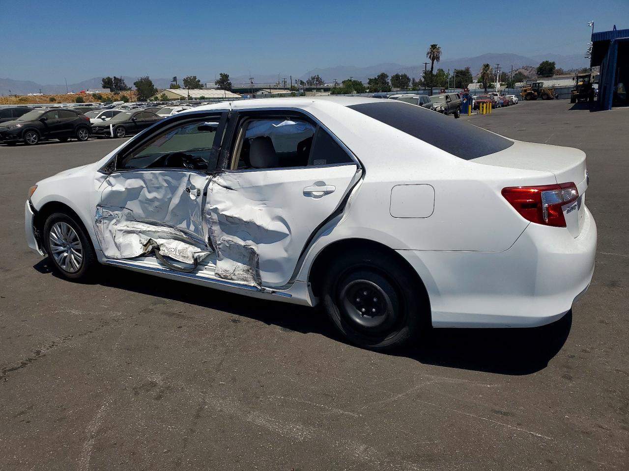 2012 Toyota Camry Le White vin: 4T1BF1FK1CU542755