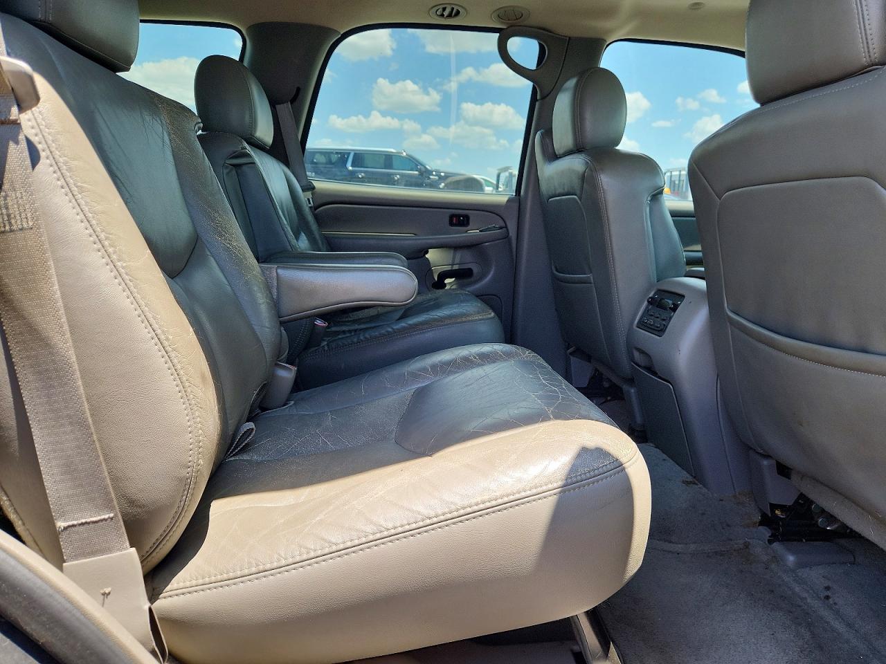 2004 Chevrolet Tahoe K1500 Black vin: 1GNEK13Z44R133160