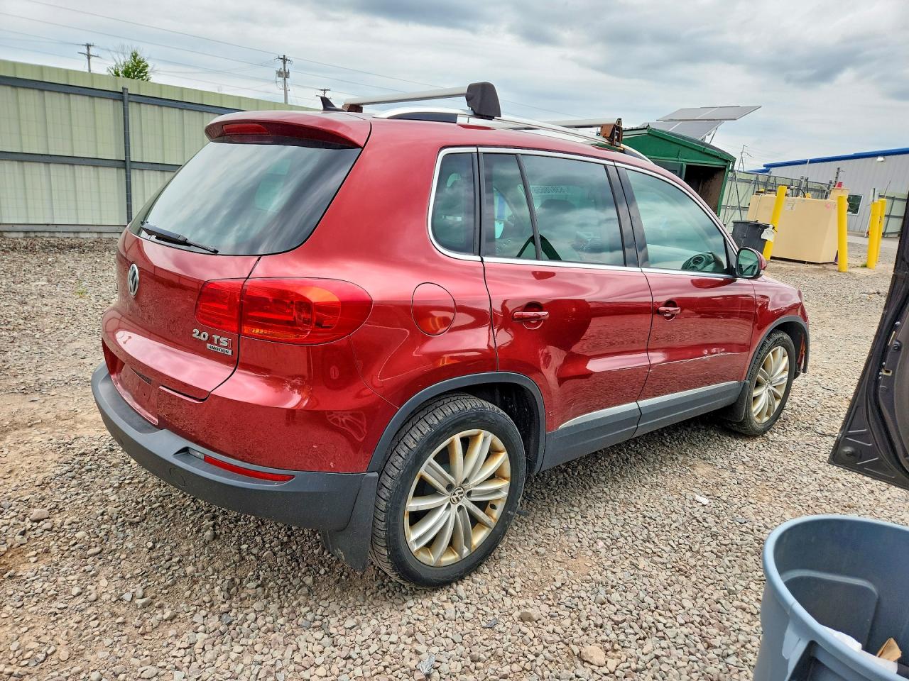 2015 Volkswagen Tiguan S Red vin: WVGBV7AX4FW098949