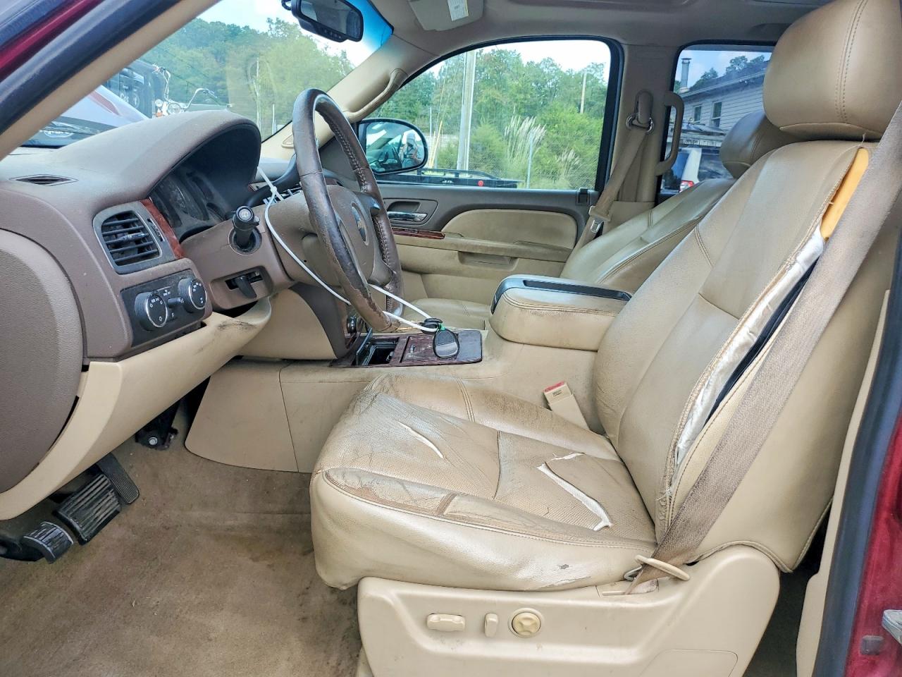 2010 Chevrolet Tahoe K1500 Ltz Burgundy vin: 1GNUKCE02AR105830