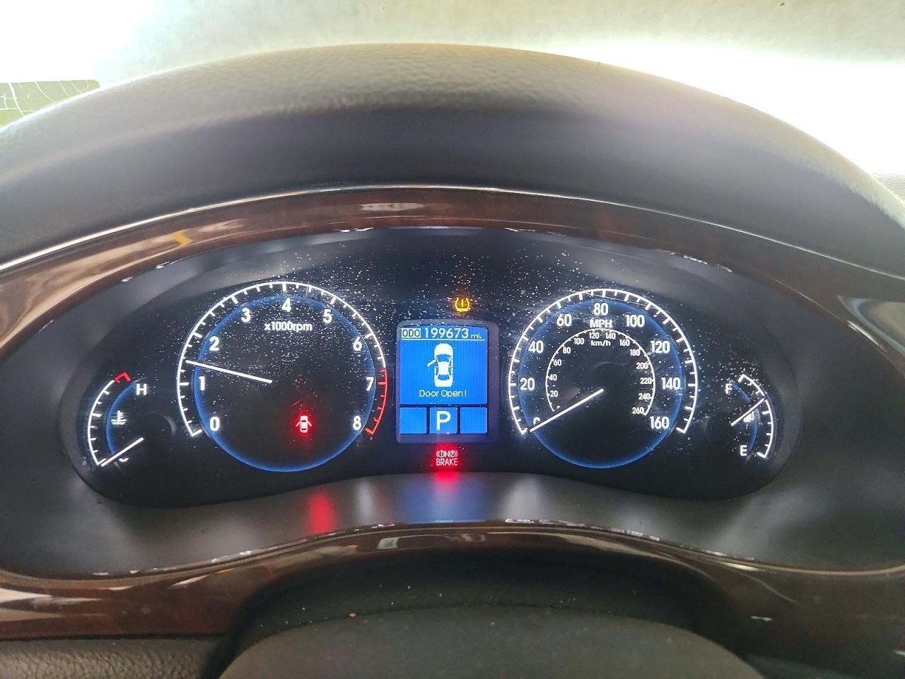 2011 Hyundai Genesis 3.8l Silver vin: KMHGC4DE6BU118340