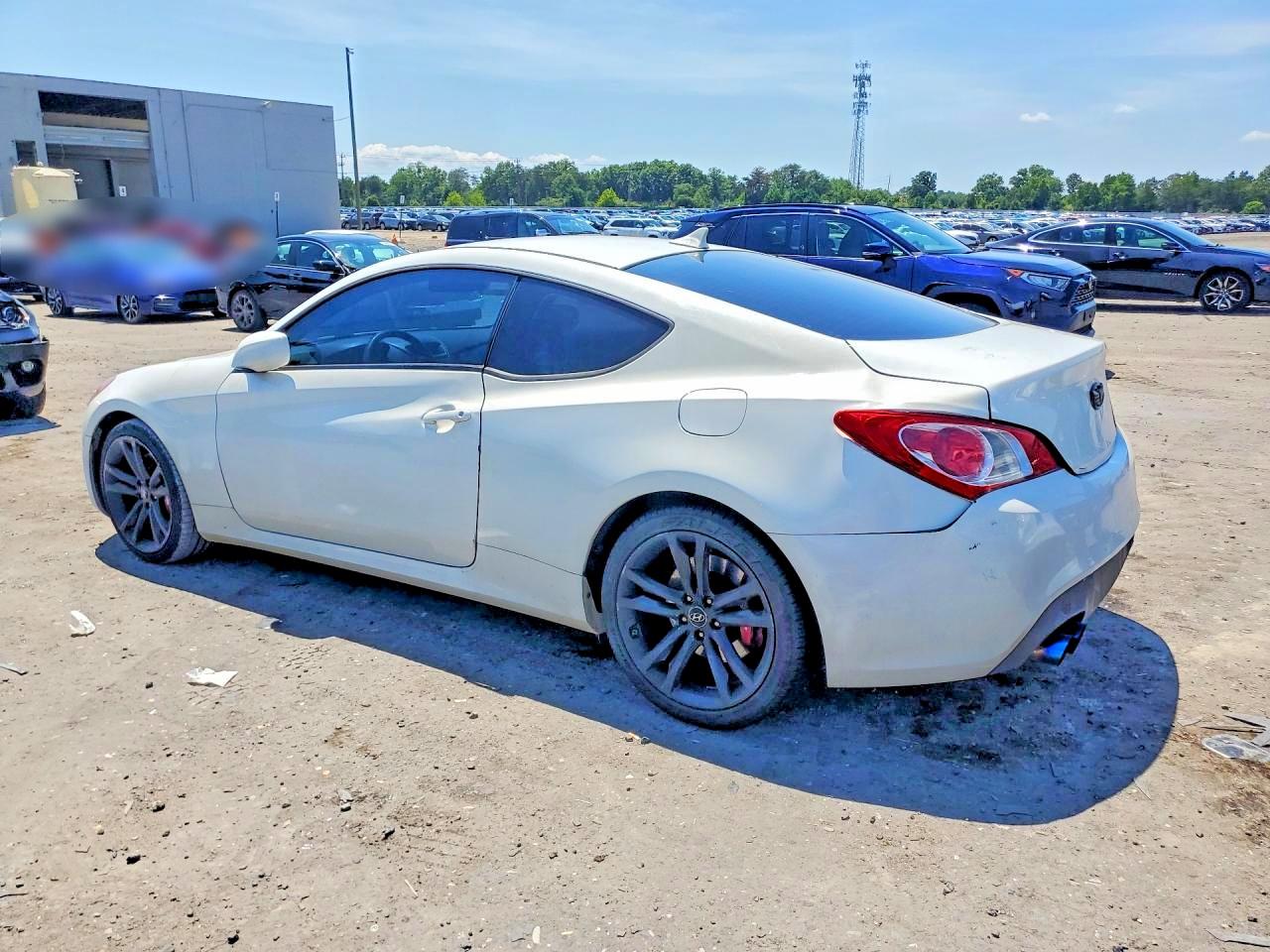 2011 Hyundai Genesis Coupe 2.0t Белый vin: KMHHT6KD9BU054613