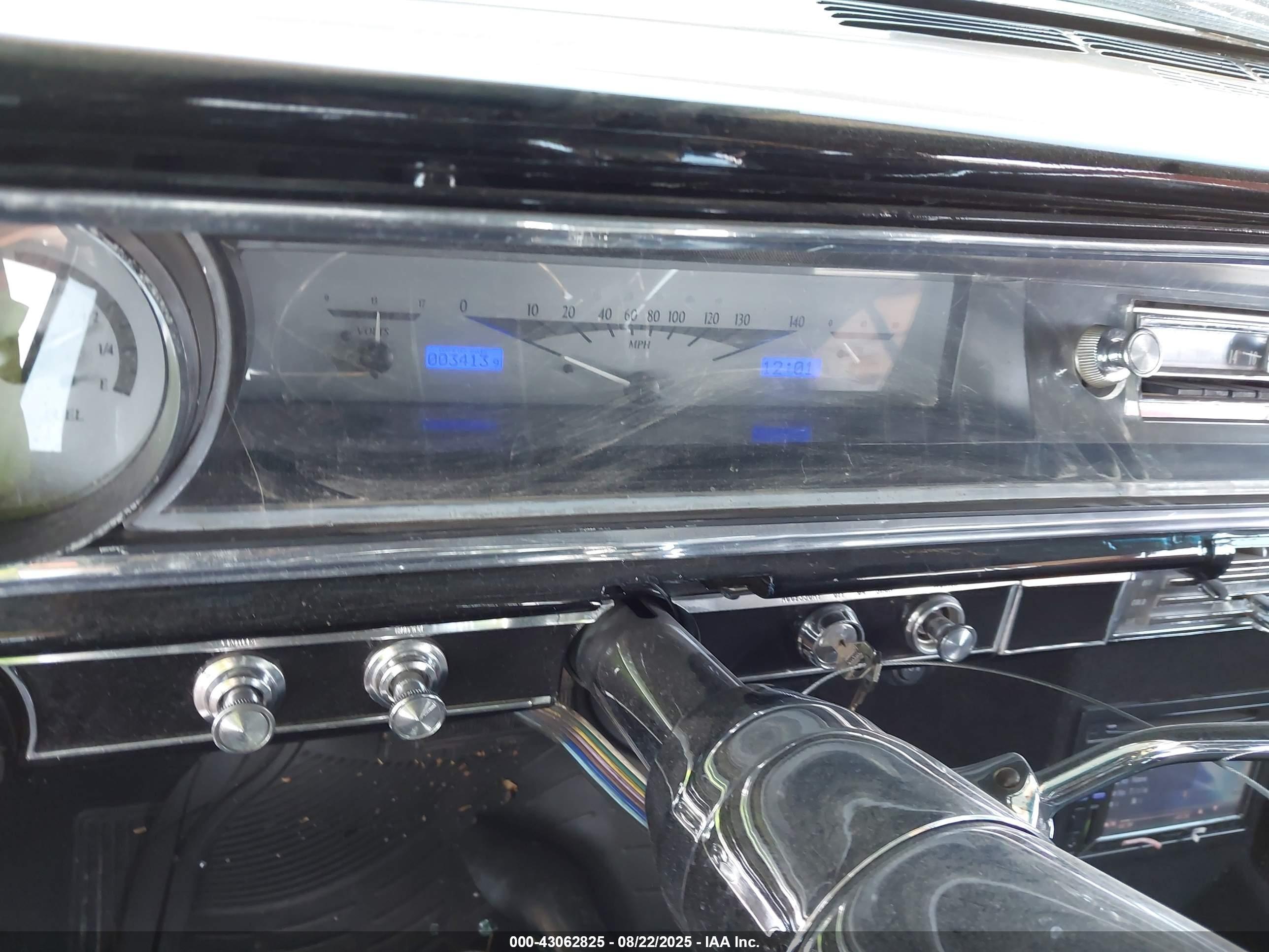 1965 Chevrolet Impala   Blue vin: 164675L219505    