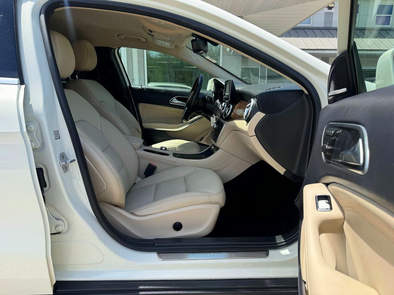 2015 Mercedes-benz Gla 250 4matic White vin: WDCTG4GB0FJ080307