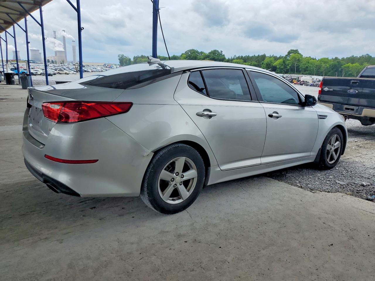 2015 Kia Optima Lx Серебряный vin: 5XXGM4A75FG426697