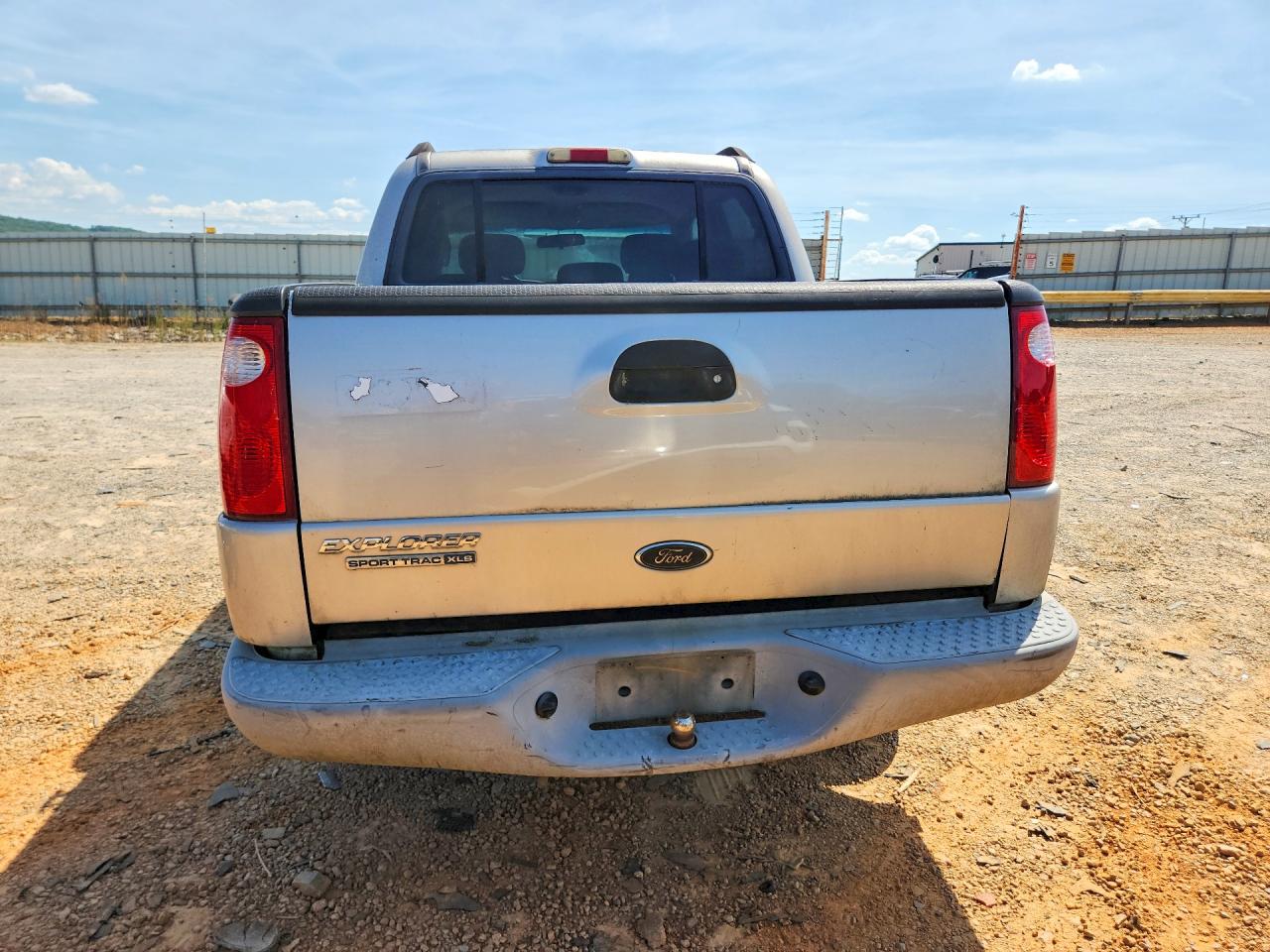 2004 Ford Explorer Sport Trac Silver vin: 1FMZU67K54UC39978