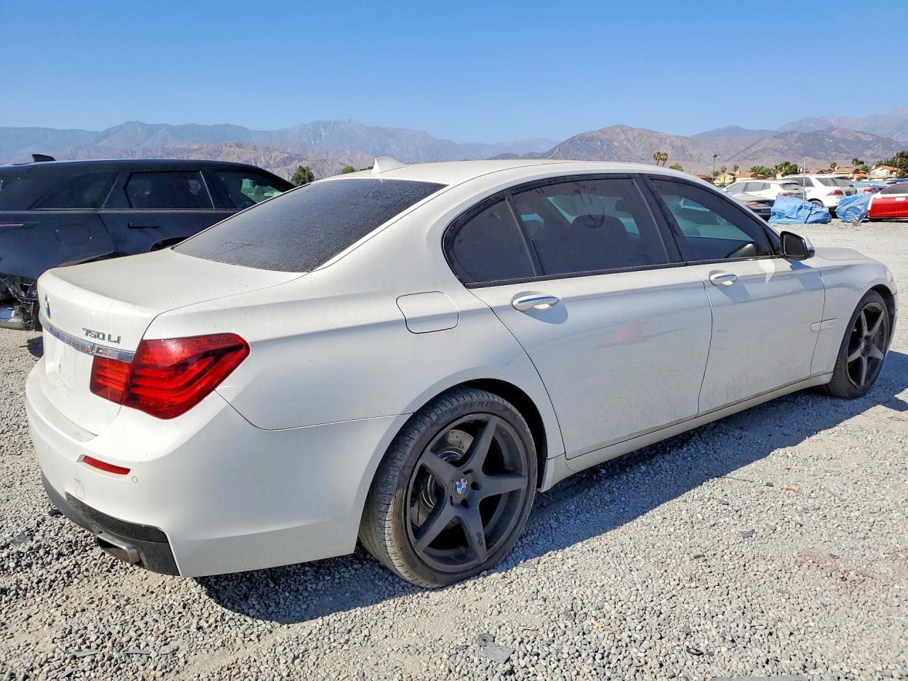 2015 Bmw 750 Li Белый vin: WBAYE8C58FD781620