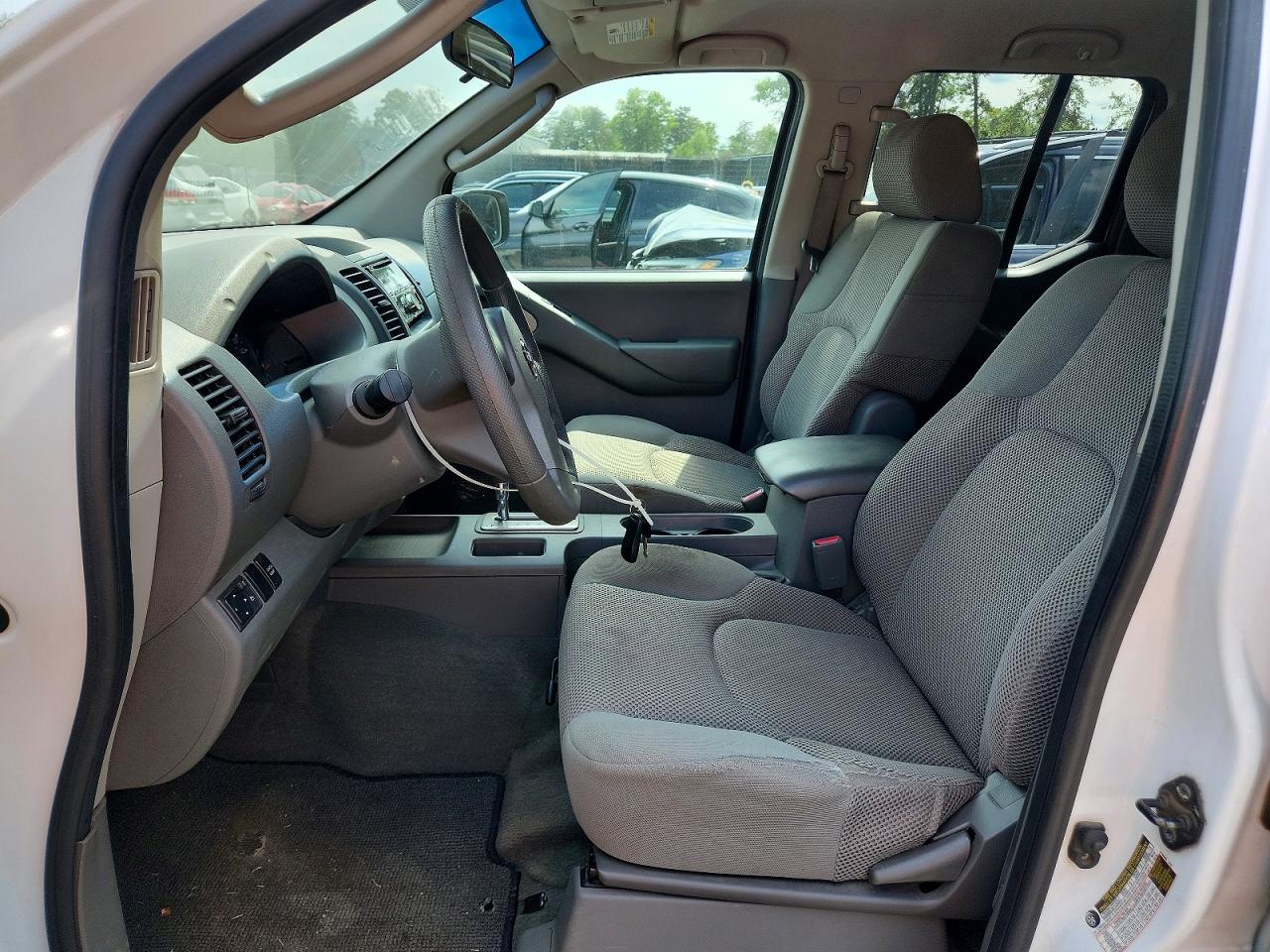 2006 Nissan Frontier Se White vin: 1N6AD07W56C415645