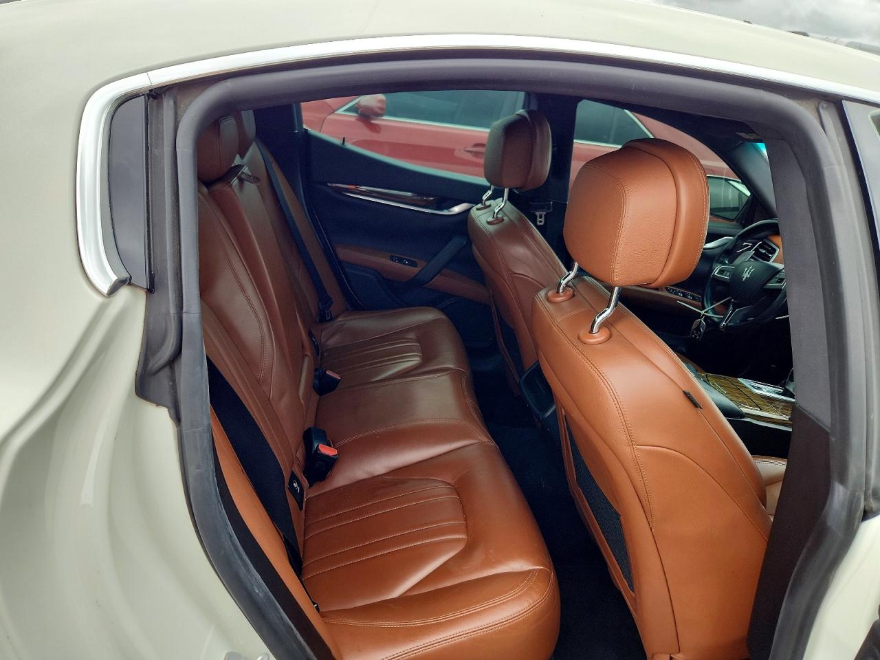 2014 Maserati Ghibli S White vin: ZAM57RTA3E1113173