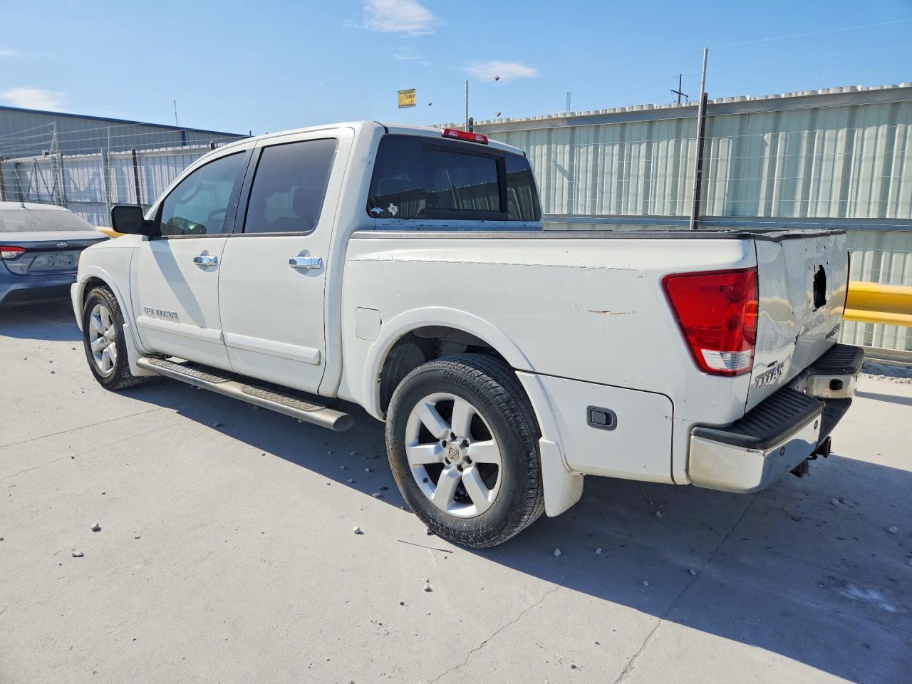 2008 Nissan Titan Xe Ffv White vin: 1N6BA07D08N342073