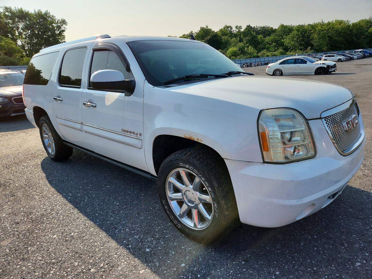 2008 Gmc Yukon Xl Denali White vin: 1GKFK668X8J109113