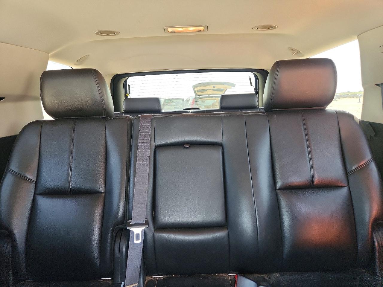 2014 Chevrolet Tahoe C1500 Lt Silver vin: 1GNSCBE02ER140873