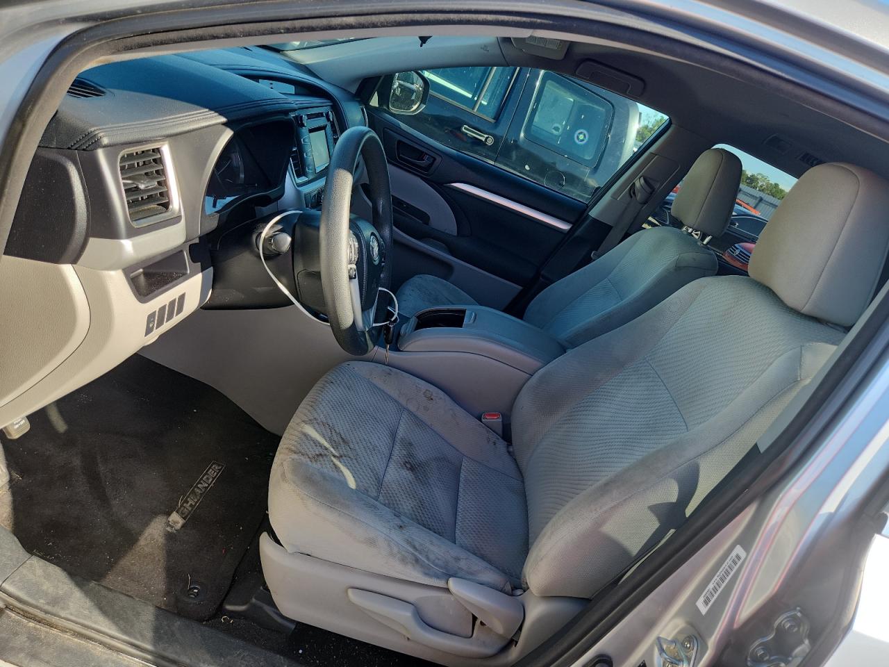 2014 Toyota Highlander Le Silver vin: 5TDZARFH4ES007138