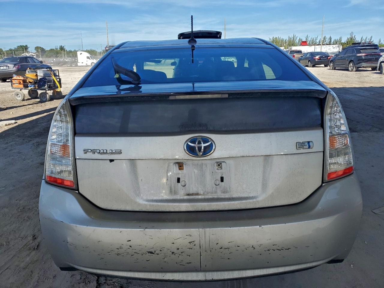 2011 Toyota Prius Two Silver vin: JTDKN3DU7B1467311