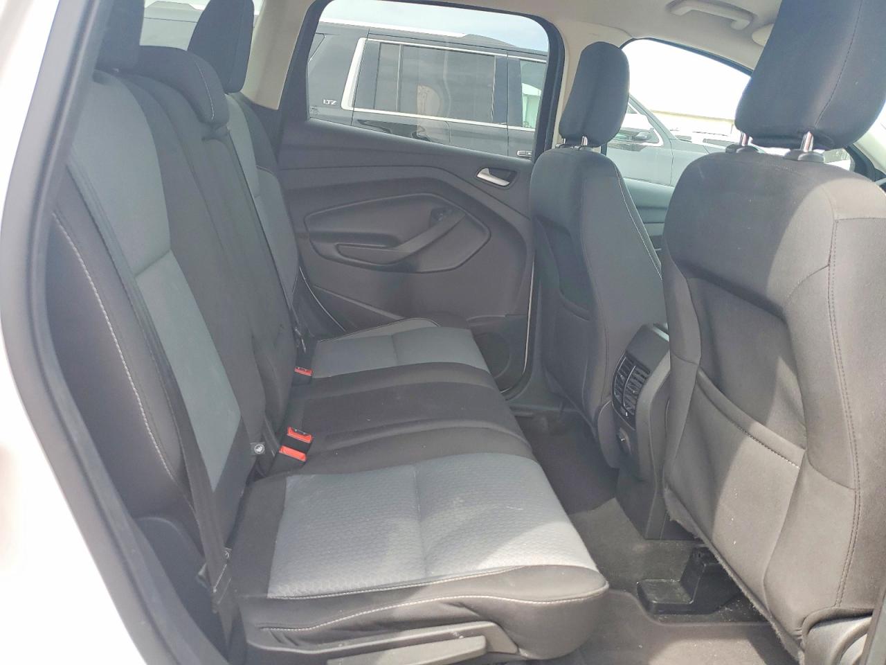 2018 Ford Escape Se White vin: 1FMCU0GD8JUC19062