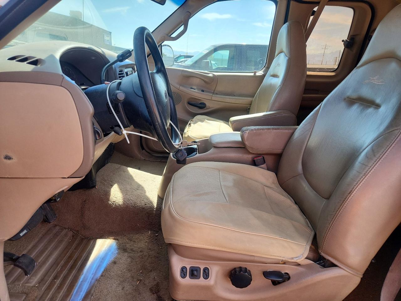 1997 Ford F250 White vin: 1FTFX28W7VKD42356