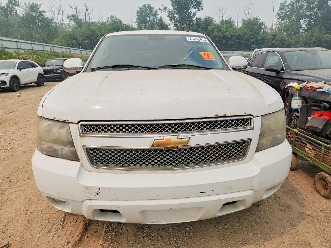2007 Chevrolet Tahoe K1500 White vin: 1GNFK13037J197117