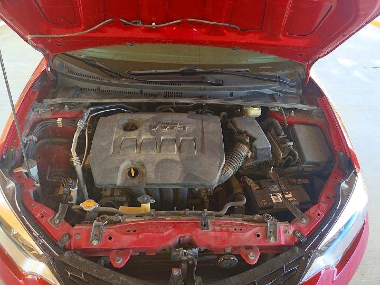 2014 Toyota Corolla Le Red vin: 5YFBURHE2EP102267