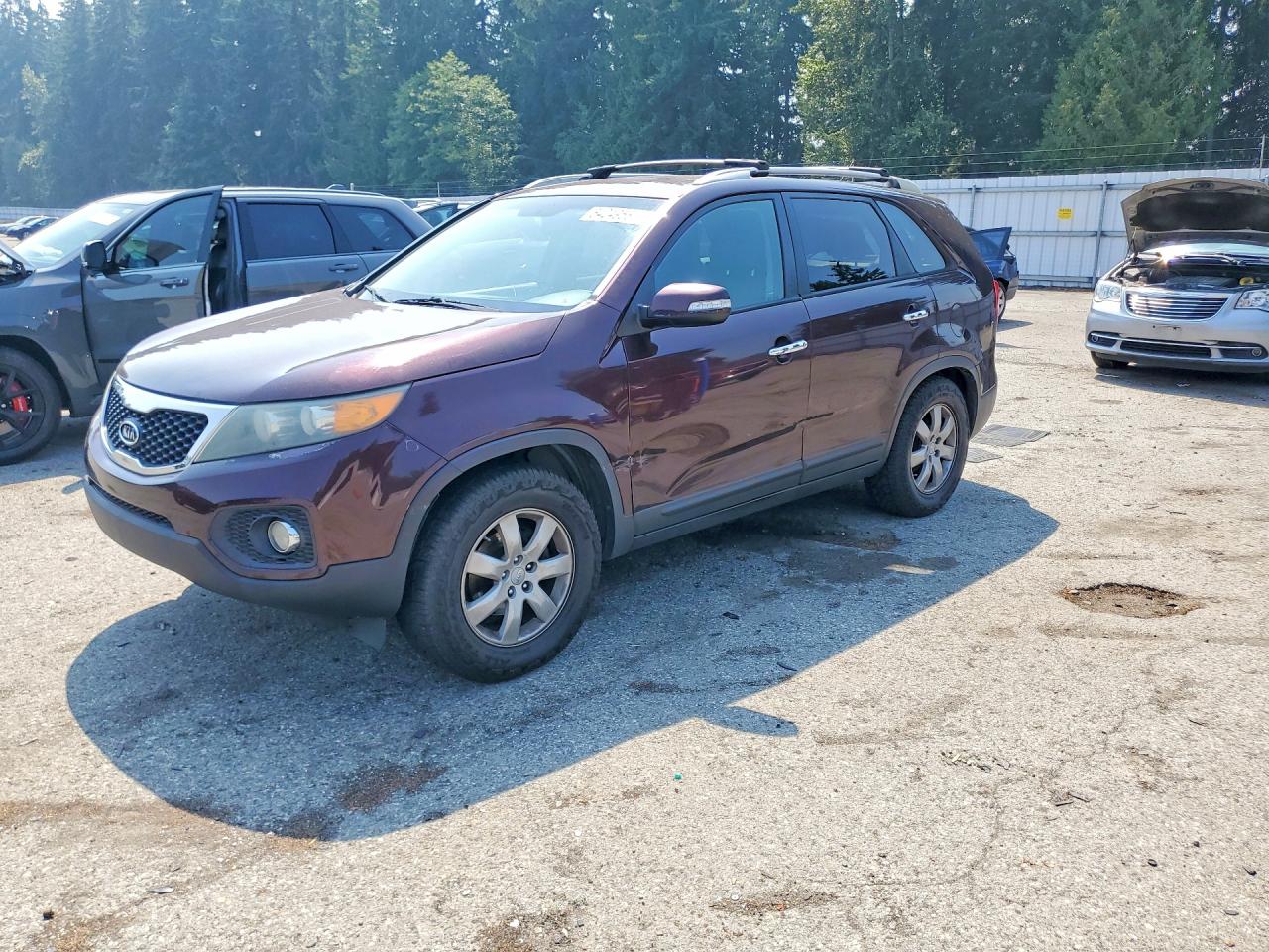 2012 Kia Sorento Lx Maroon vin: 5XYKT3A64CG222057